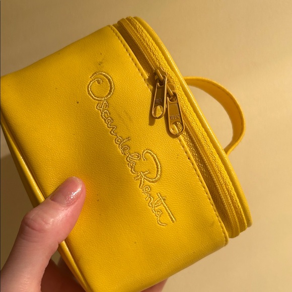 Oscar de la Renta Vibrant Yellow Cosmetic Case - Picture 14 of 14